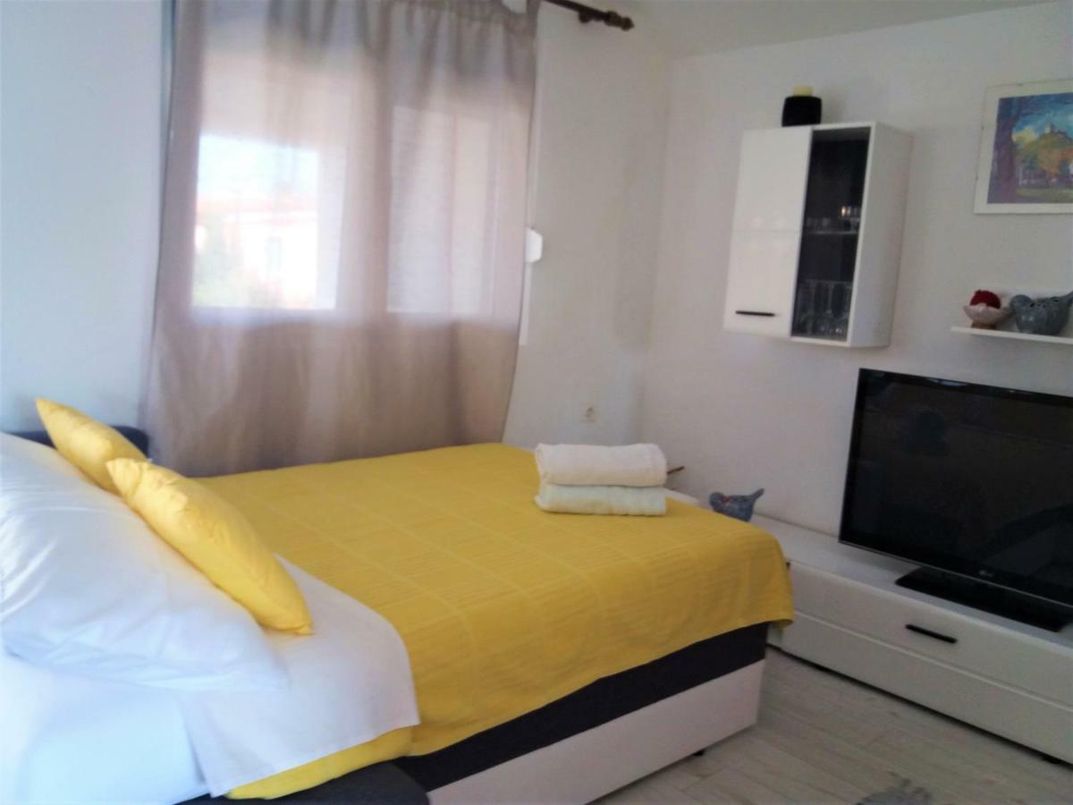 Apartment Roko Vir Buitenkant foto